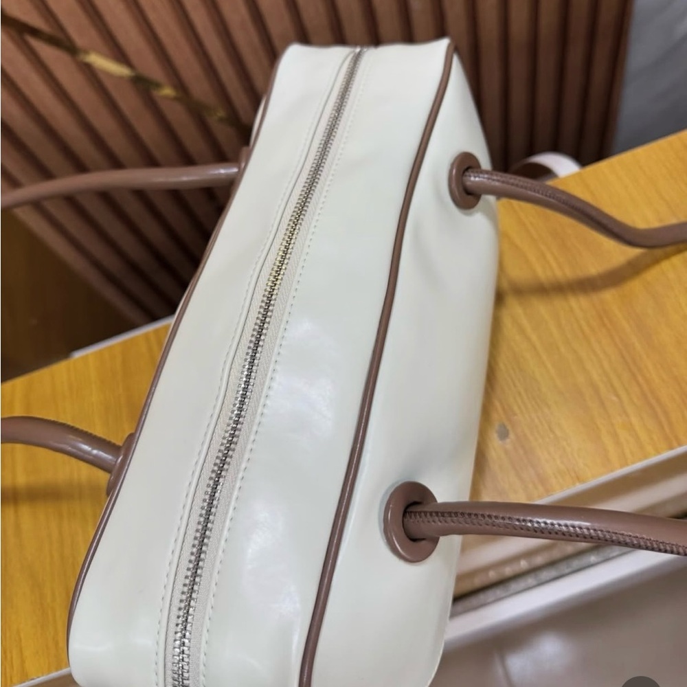 Elegant Cream and Brown Shoulder Bag by - Picture 7 of 9